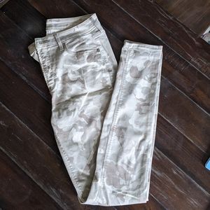Camo skinny jeans